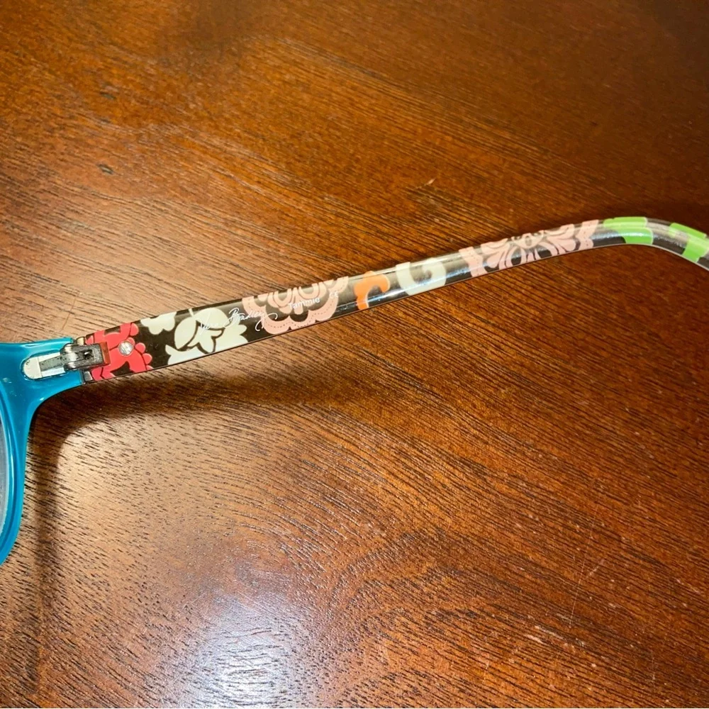 Vera Bradley prescription glasses and multi-color hard case classy traditional